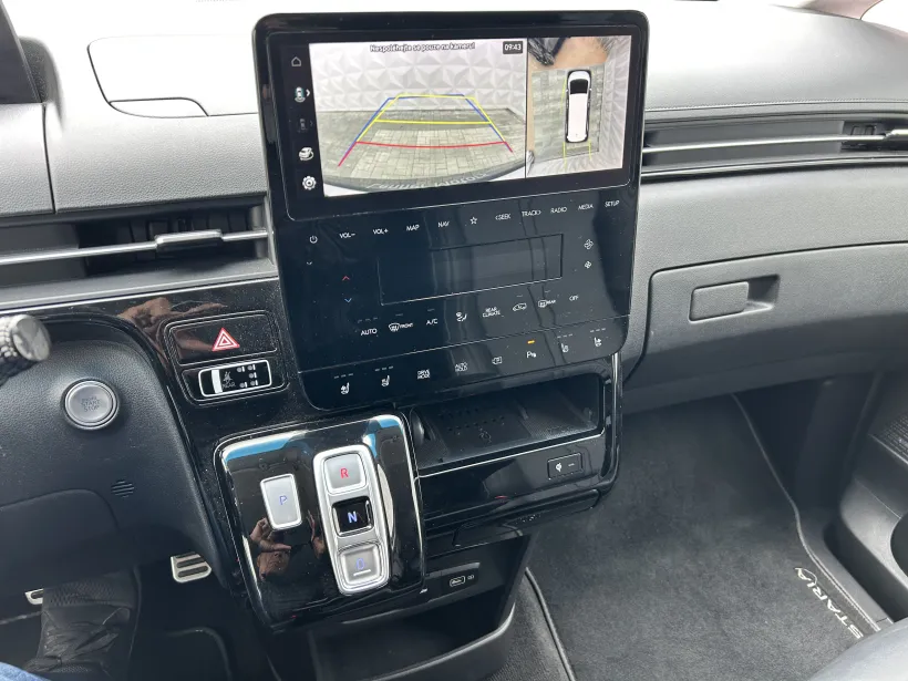 Staria 2.2 CRDi 4x4 7míst AT LUXURY 
