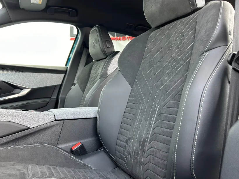 PEUGEOT 3008 GT Hybrid 145 e-DCS6