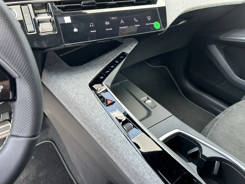 PEUGEOT 3008 GT Hybrid 145 e-DCS6