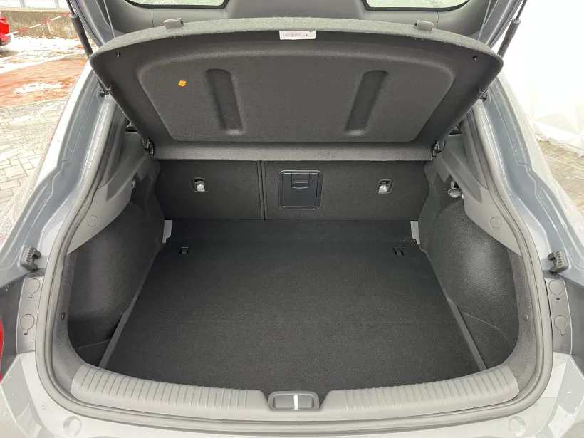 Hyundai i30 fastback šedý