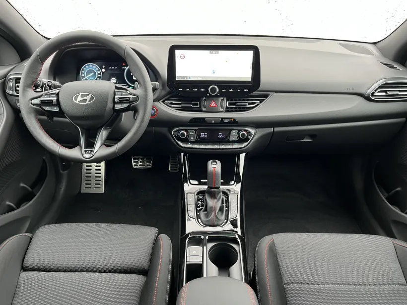 Hyundai i30 fastback šedý