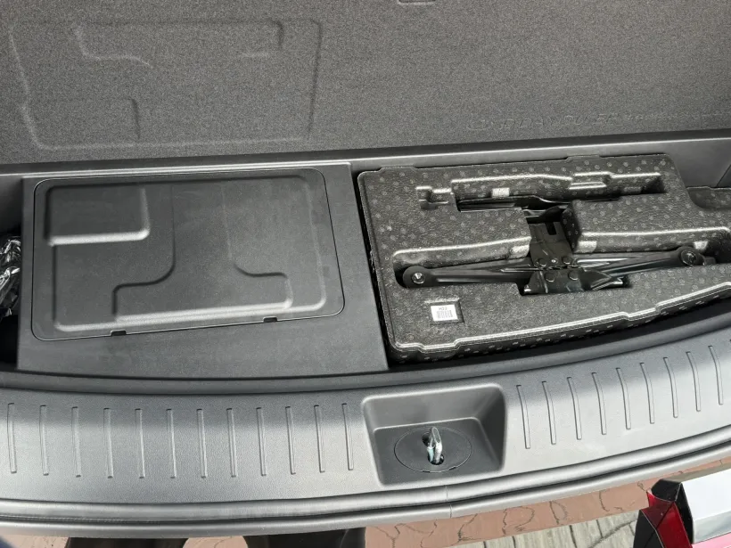 Hyundai SANTA FE 6S 1,6 T-GDI HEV 4WD CALLIGRAP