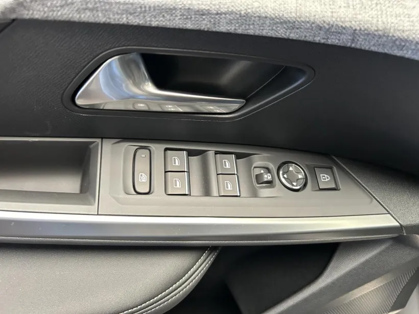Osobní Peugeot 5008 #58384