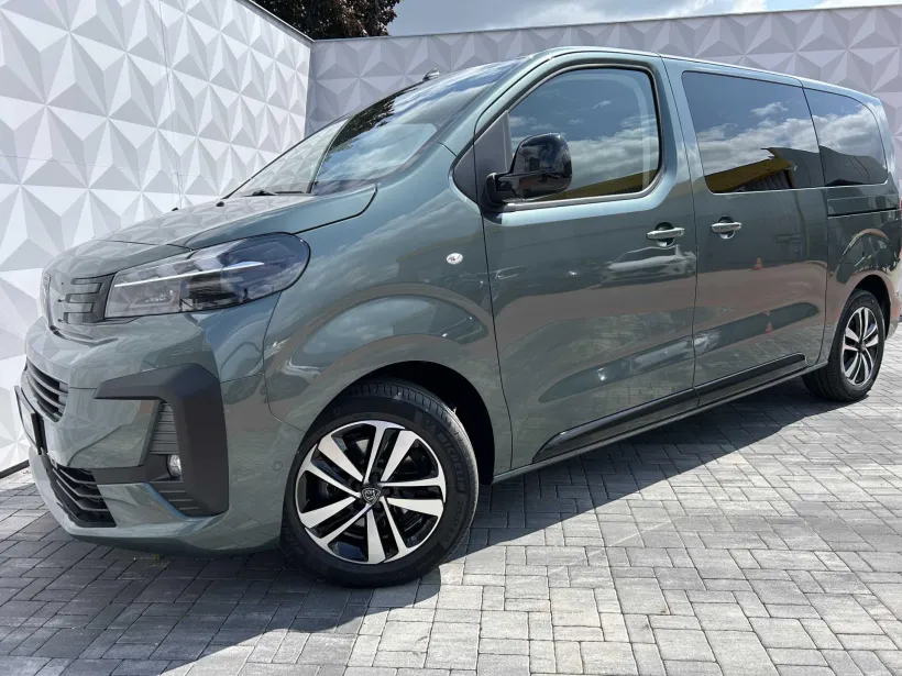 Osobní Peugeot Traveller #58681
