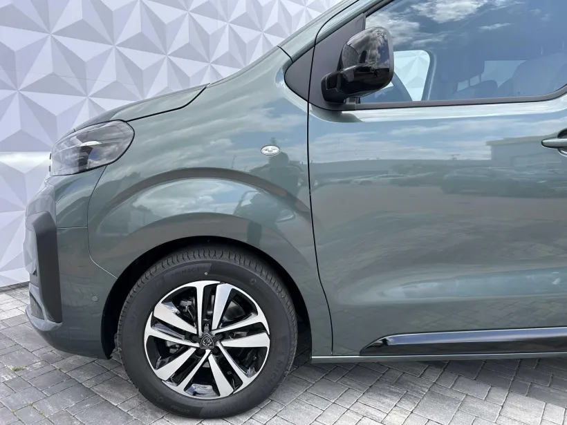 Osobní Peugeot Traveller #58681