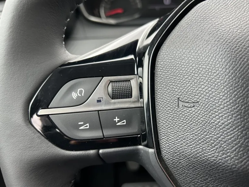 Osobní Peugeot 208 #58828